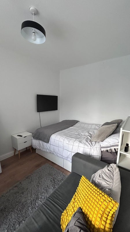 Room Langbrook Road in Greater London
