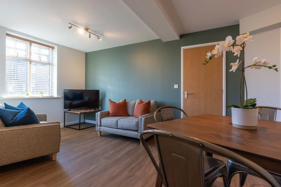 Flat Jesmond Road in Newcastle upon Tyne