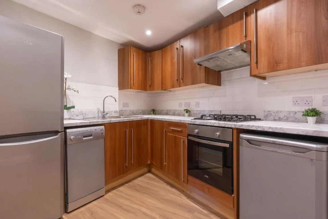 Flat Jesmond Road in Newcastle upon Tyne