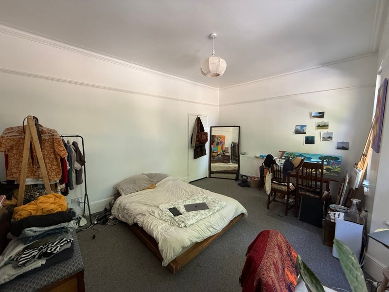 Room Chatsworth Road in Greater London