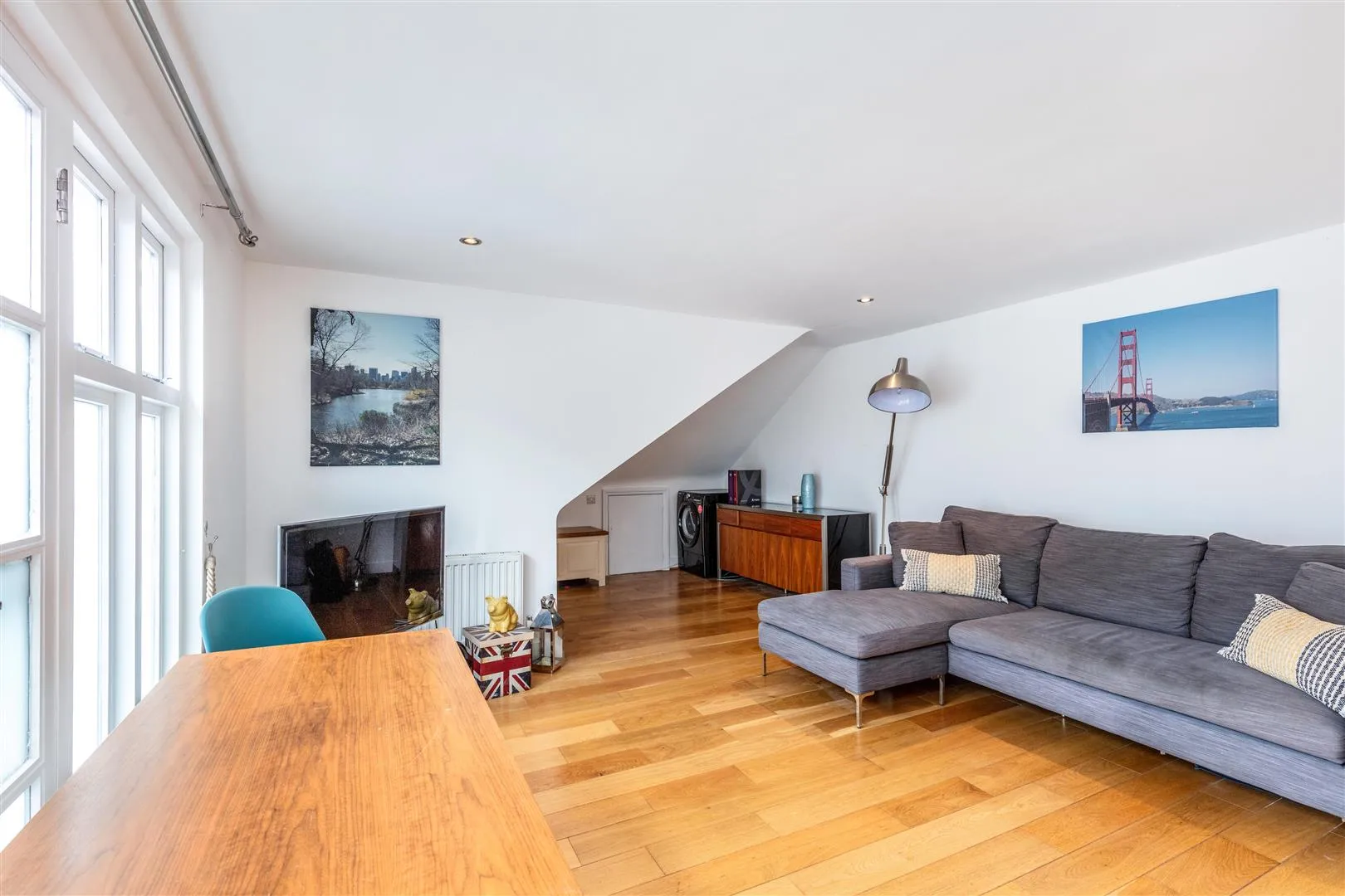 Flat Upper Richmond Road West in Greater London