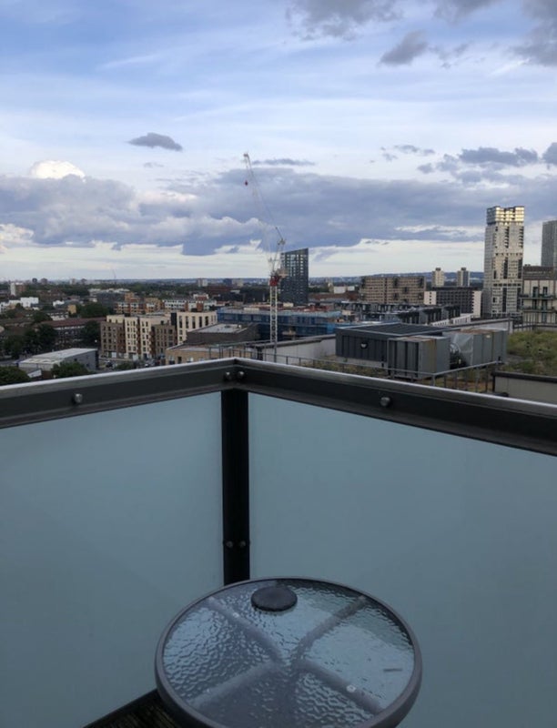 Room Mirabelle Gardens in Greater London