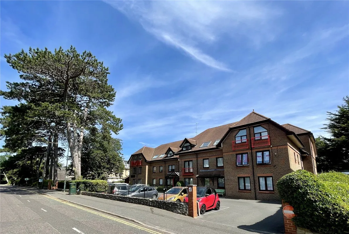 Flat Suffolk Road in Bournemouth