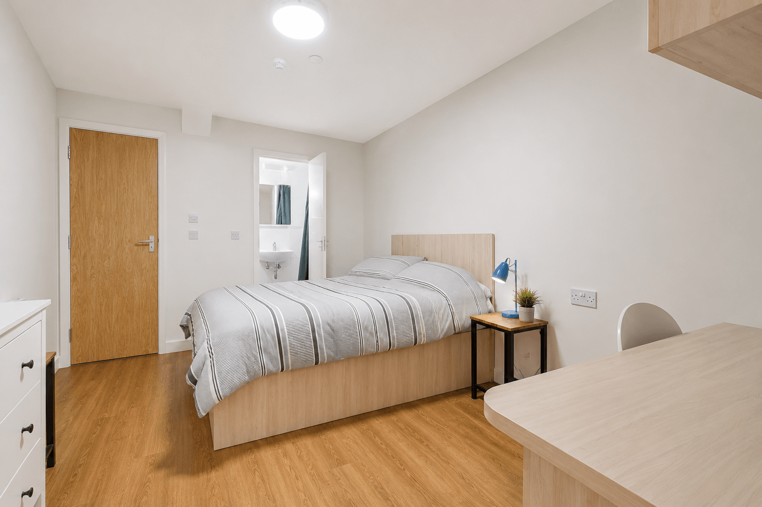 Flat Sturry Road in Canterbury
