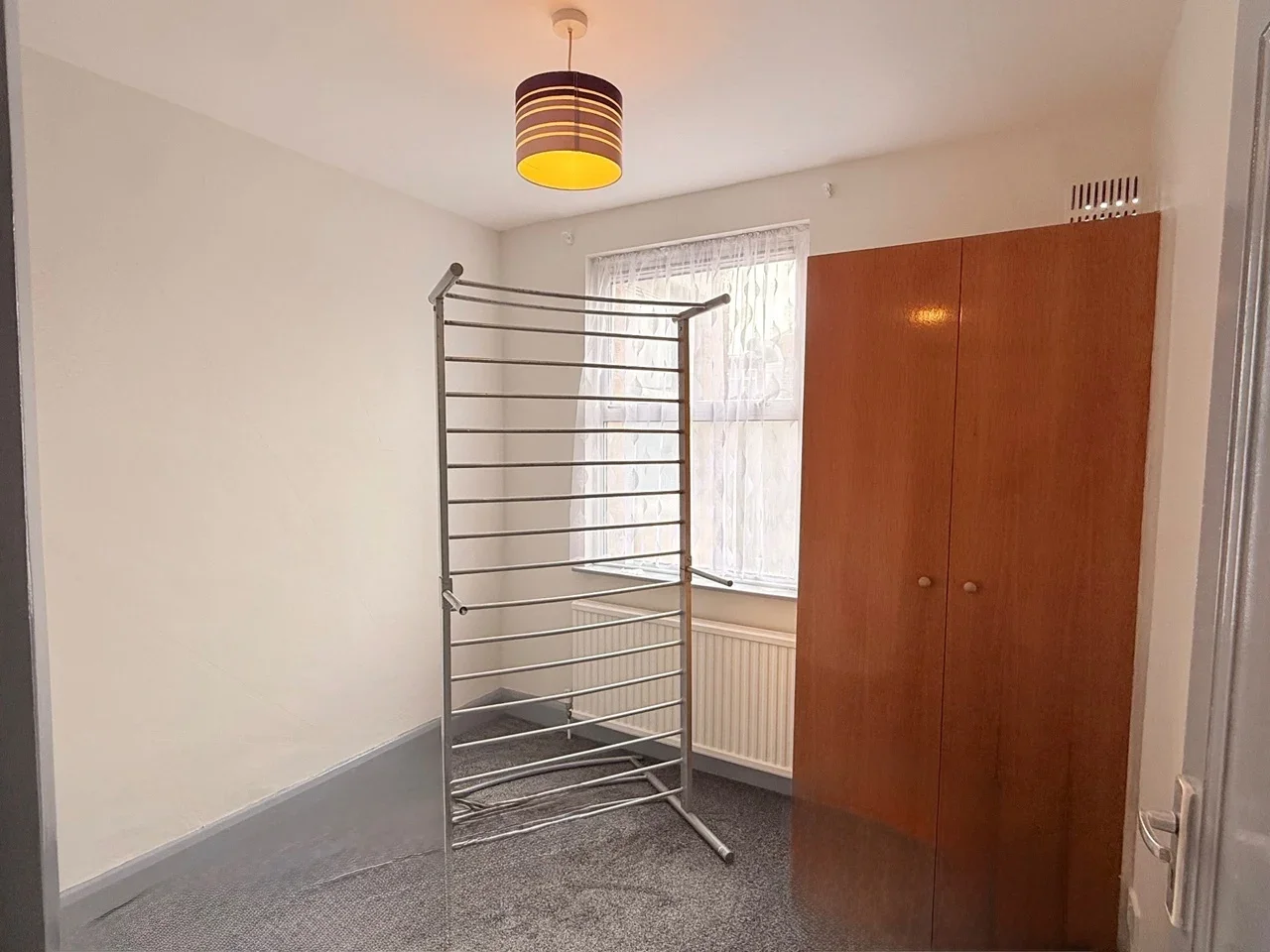 Flat Belton Road in Greater London
