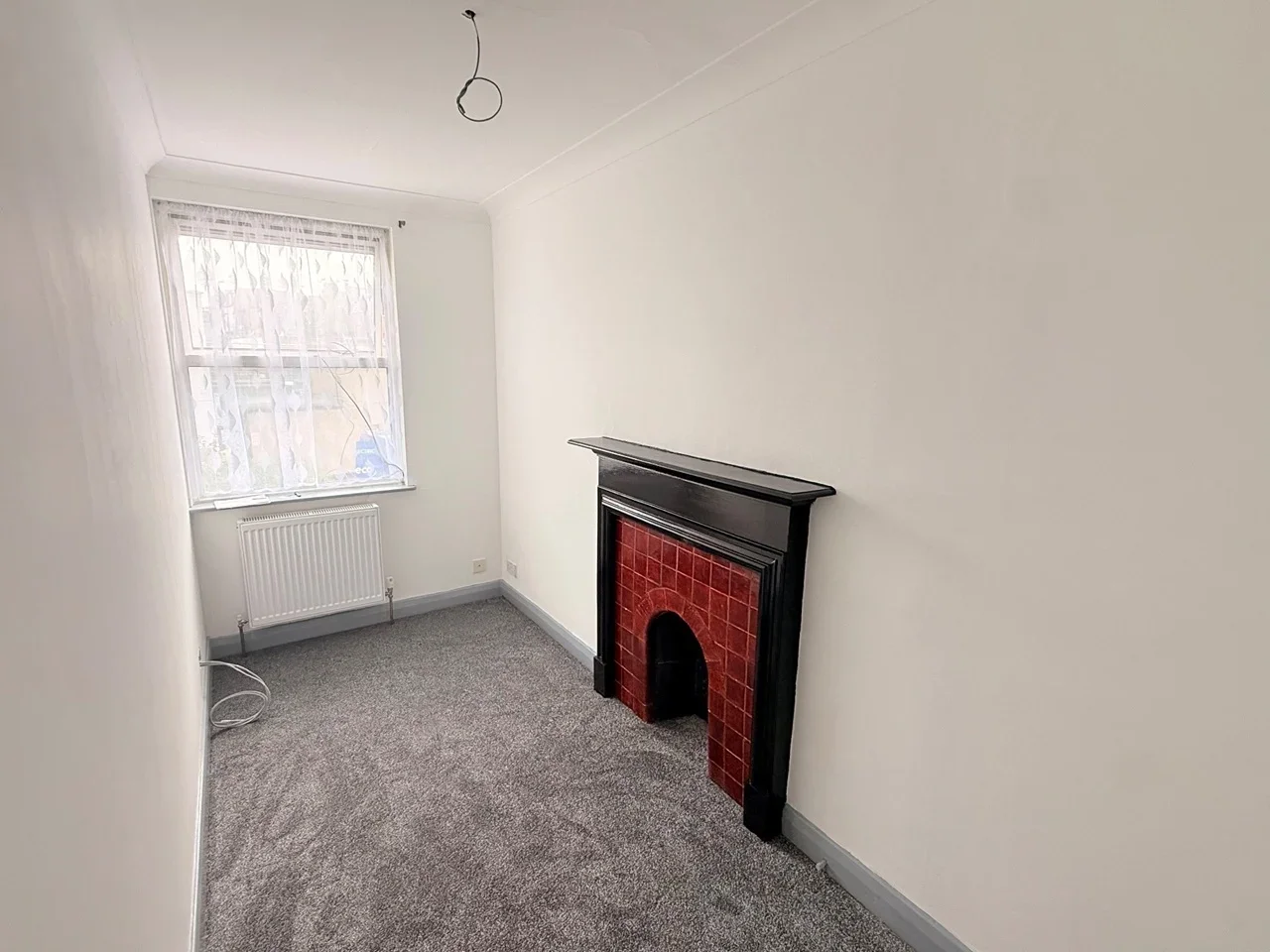 Flat Belton Road in Greater London