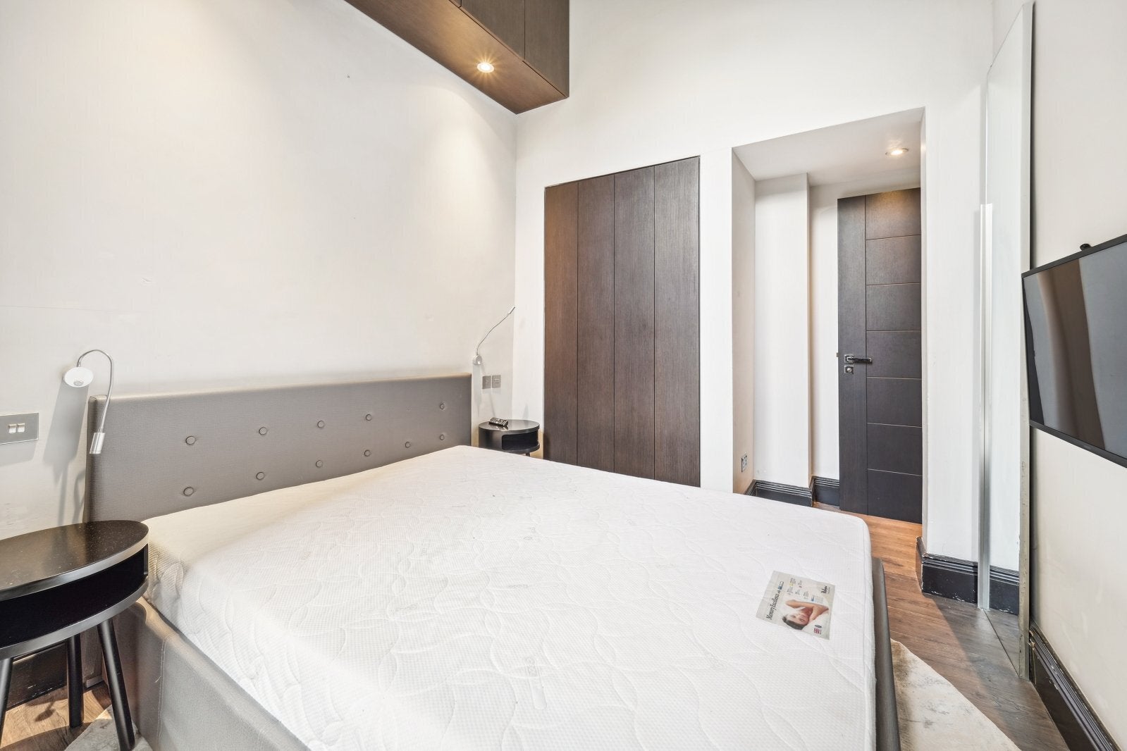 Flat Hesper Mews in Greater London