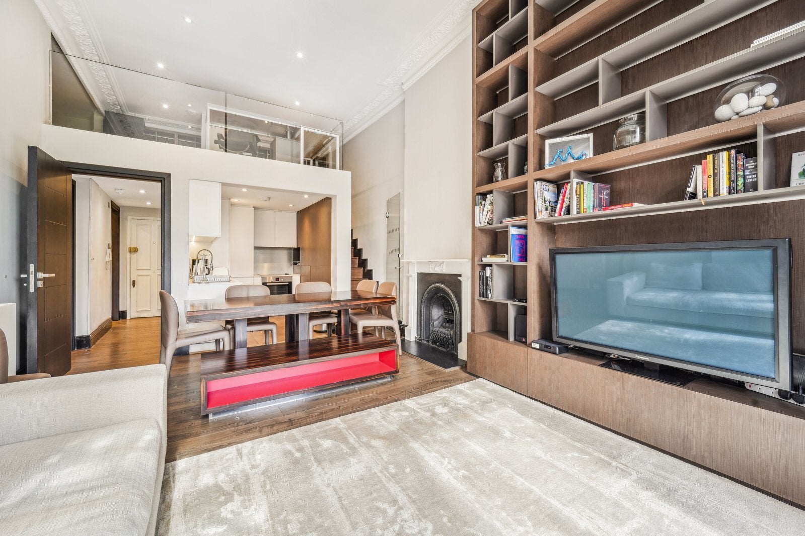 Flat Hesper Mews in Greater London
