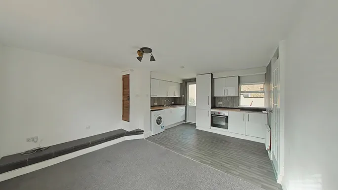 Flat Villiers Road in Watford