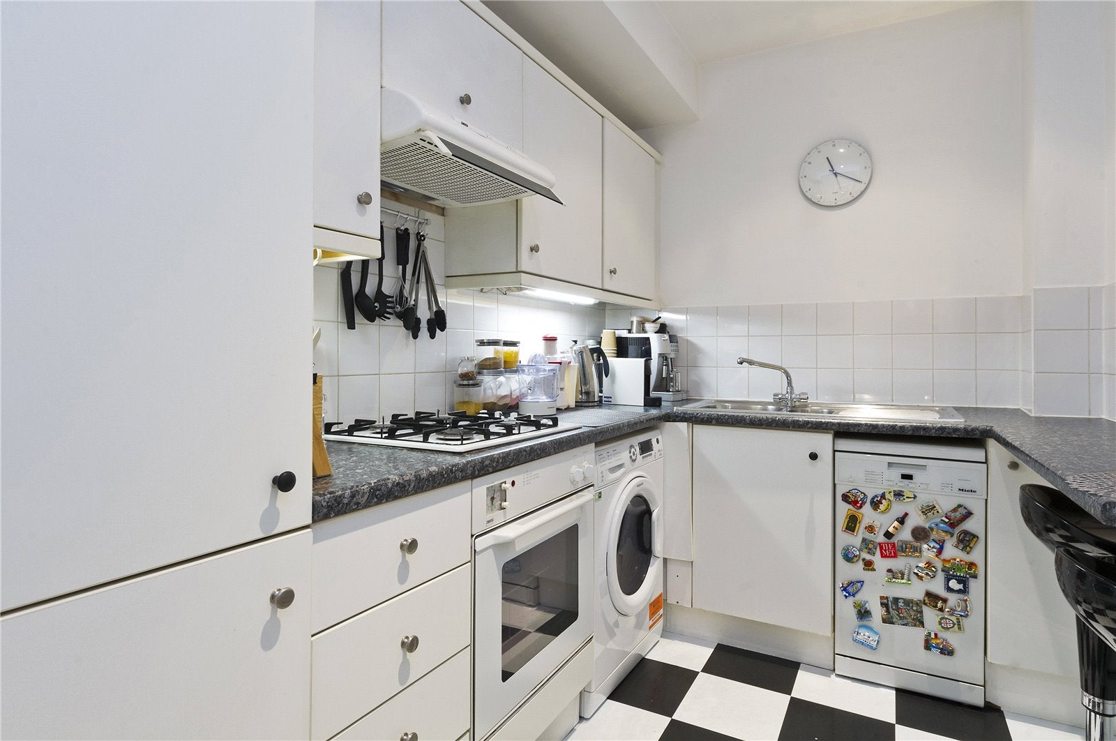 Flat Earl's Court Road in Greater London