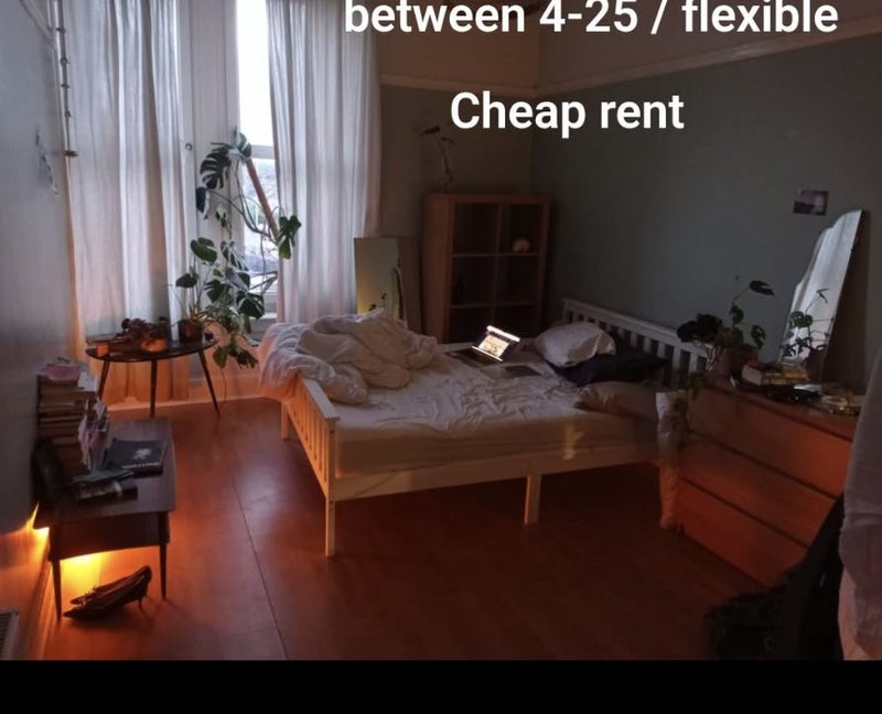 Room Letherby Drive in Glasgow