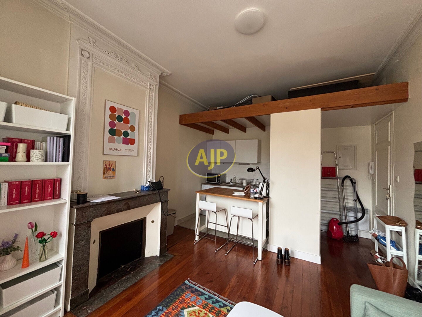 Appartement Route de la Fontbrune à Cours-de-Pile