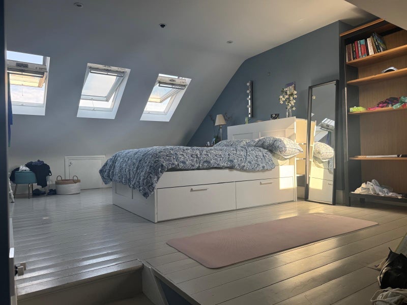 Room Adley Street in Greater London