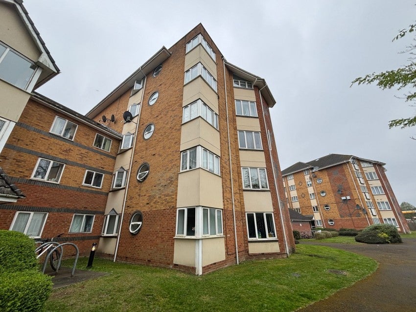 Flat Winslet Place in Reading