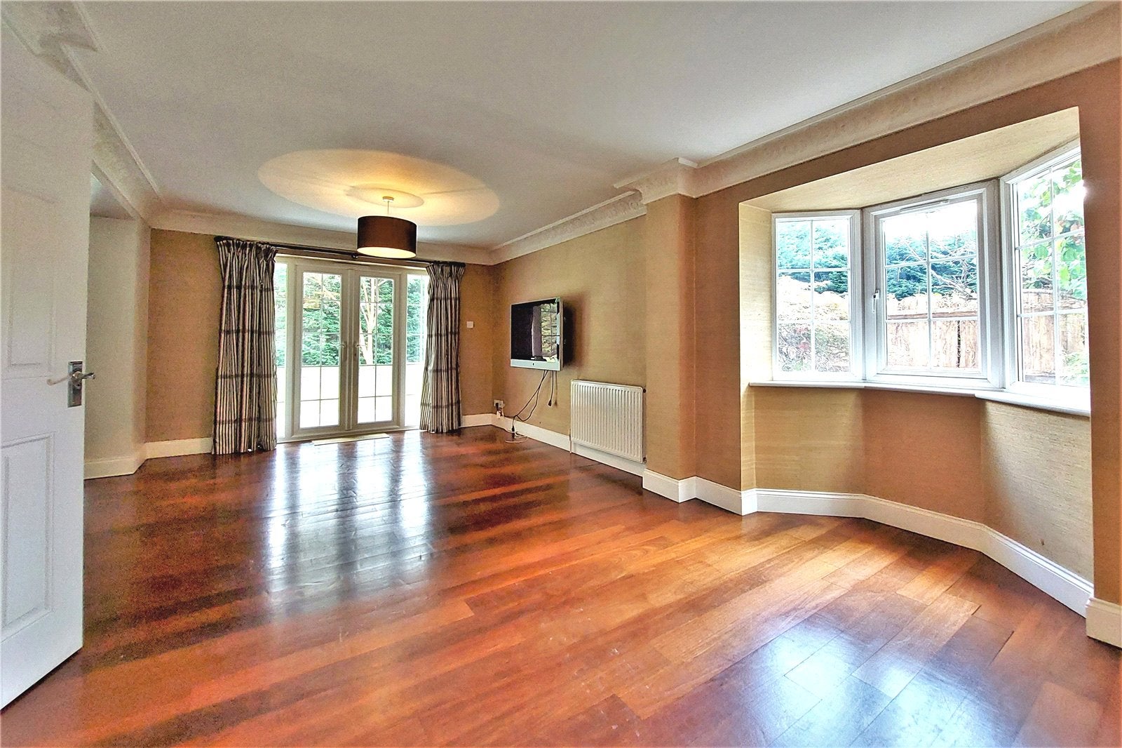 House Fairmile Lane in Elmbridge