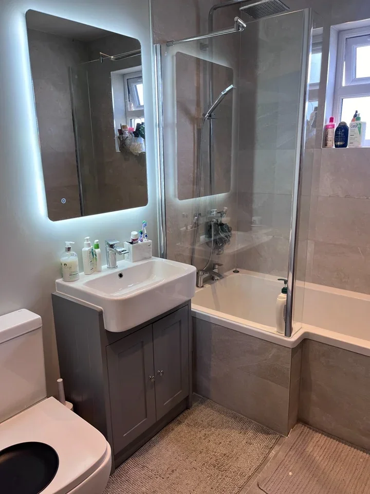 Room Grenfell Avenue in Greater London
