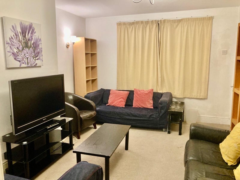 Room Ilmington Road in Birmingham
