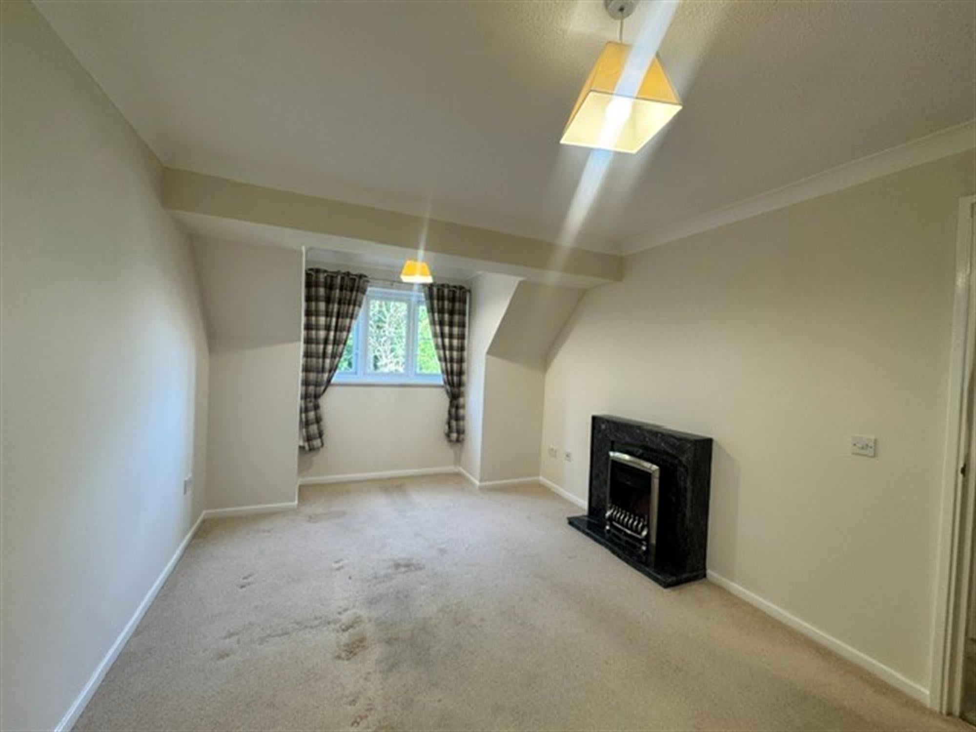 Flat Burnham Chase in Southampton