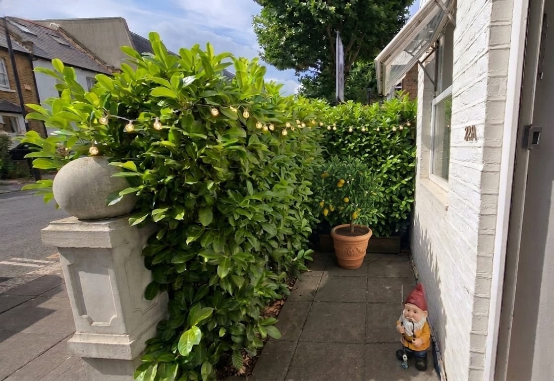 Flat Acton Lane in Greater London