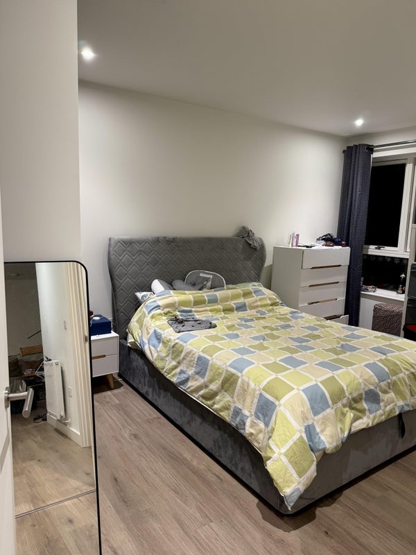 Room Mary Neuner Road in Greater London