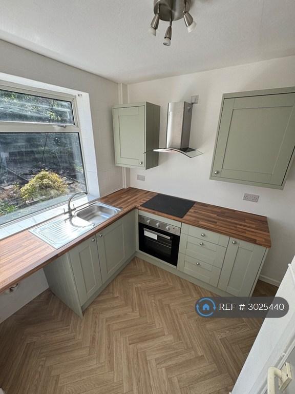 House Montcalm Crescent in Leeds