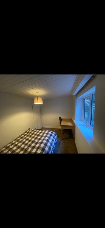 Room Howard Road in Sheffield