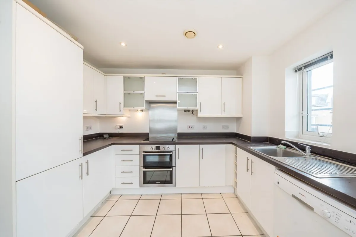 Flat Lanadron Close in Greater London