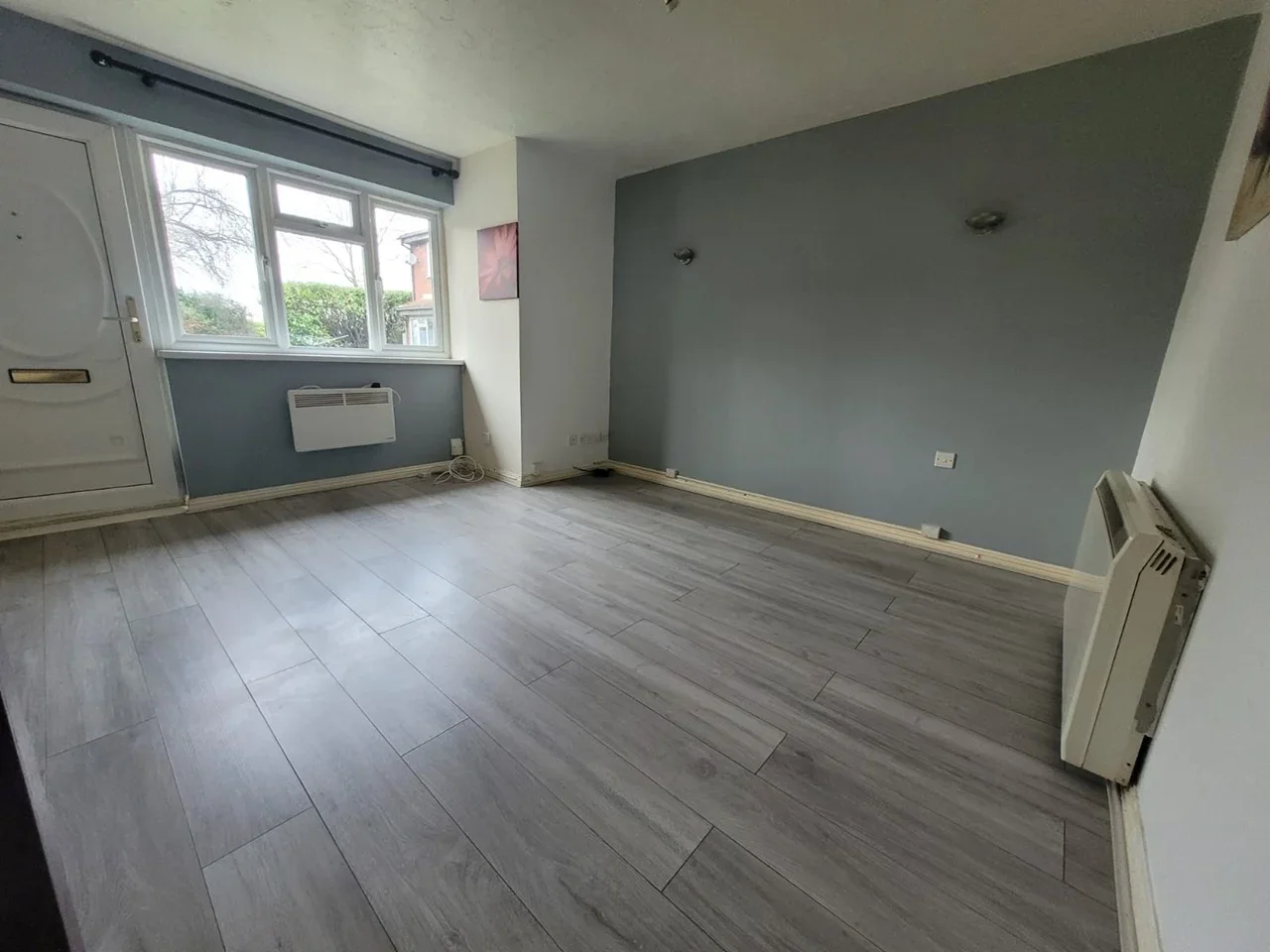 House Geneva Close in Borough of Spelthorne