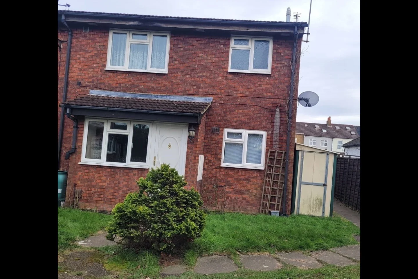 House Geneva Close in Borough of Spelthorne