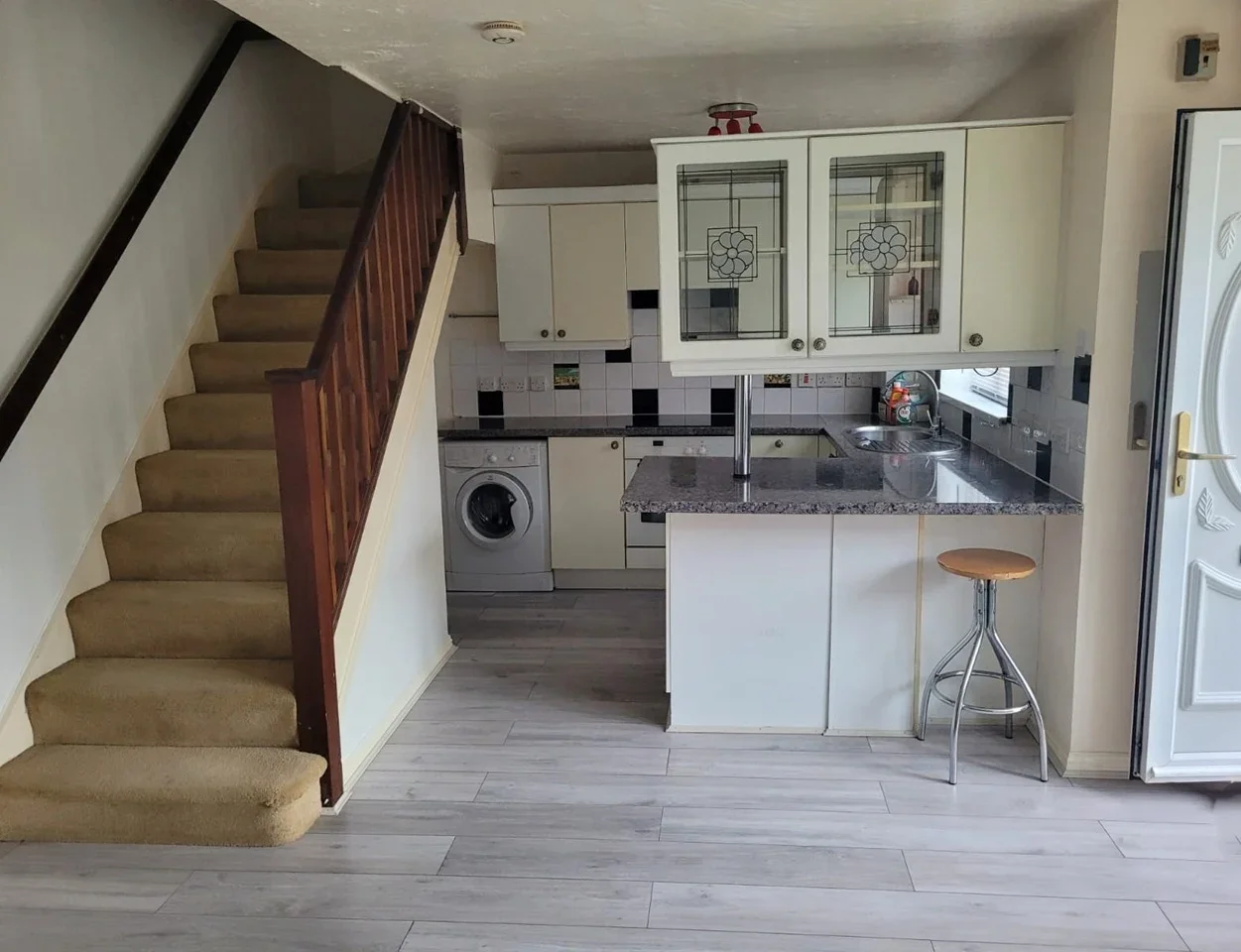 House Geneva Close in Borough of Spelthorne