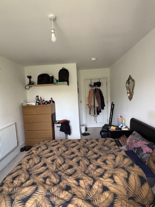 Room Axio Way in Greater London