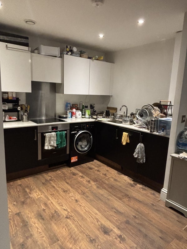 Room Axio Way in Greater London