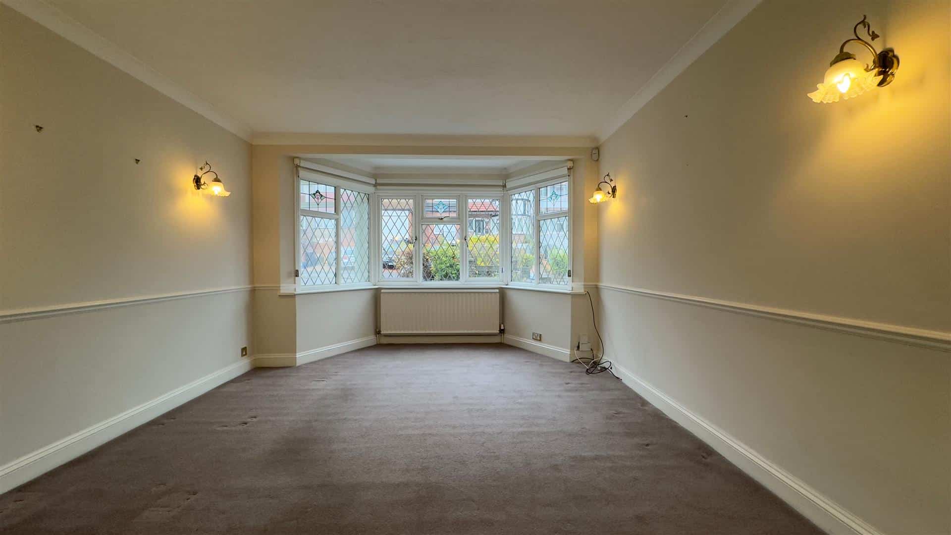 House Westview Drive in Greater London