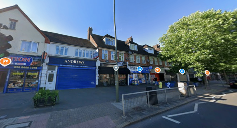 Flat Burnt Ash Lane in Greater London