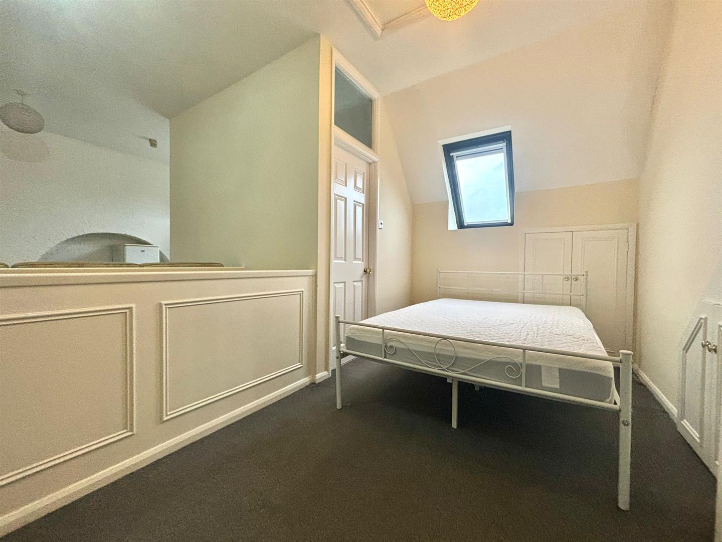 Flat Hillingdon Hill in Greater London