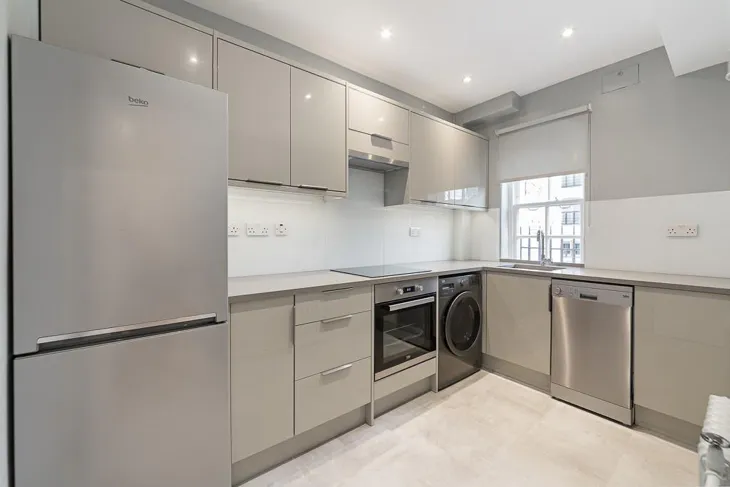 Flat Queensway in City of Westminster
