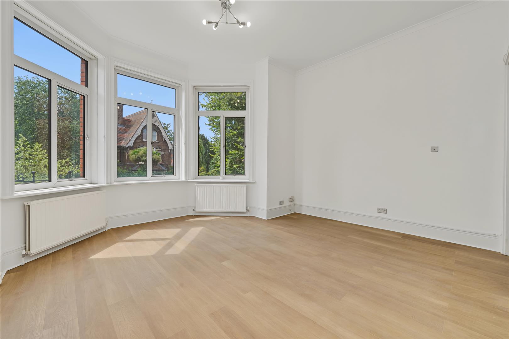 Flat Fitzjohn's Avenue in London