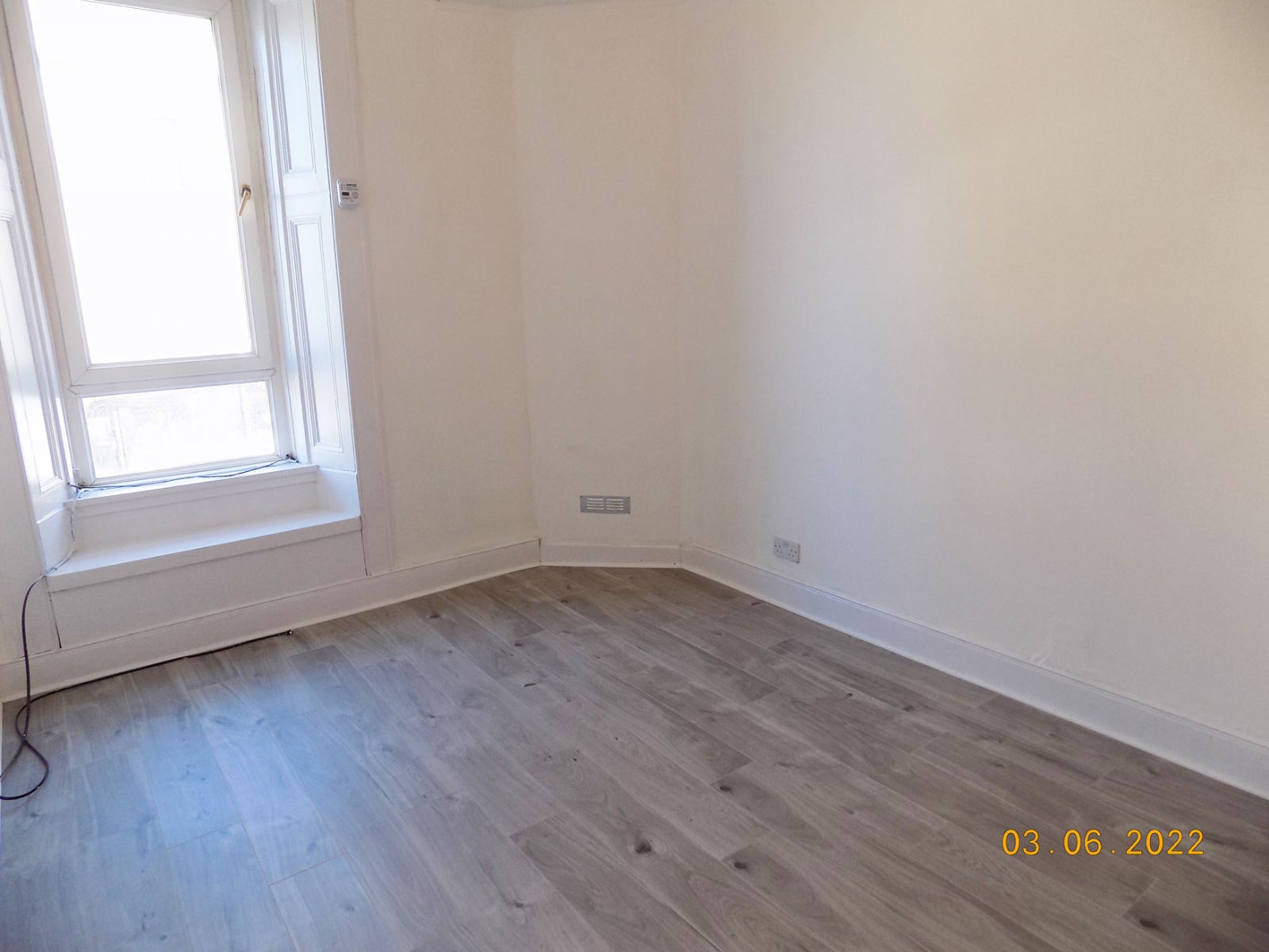 Flat Paisley Road in Renfrew