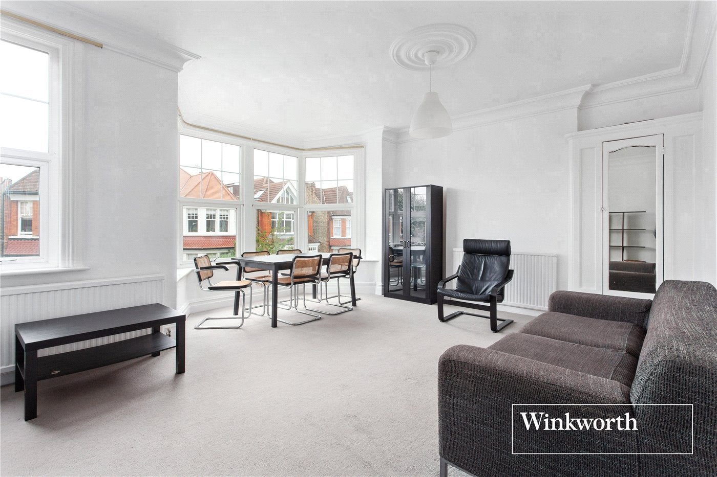 Flat Princes Avenue in Greater London