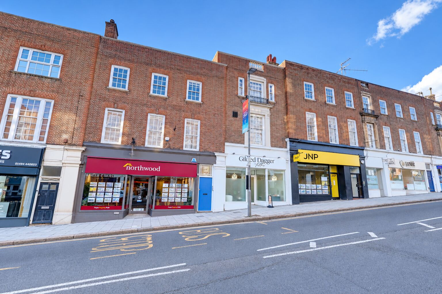 Flat Crendon Street in High Wycombe