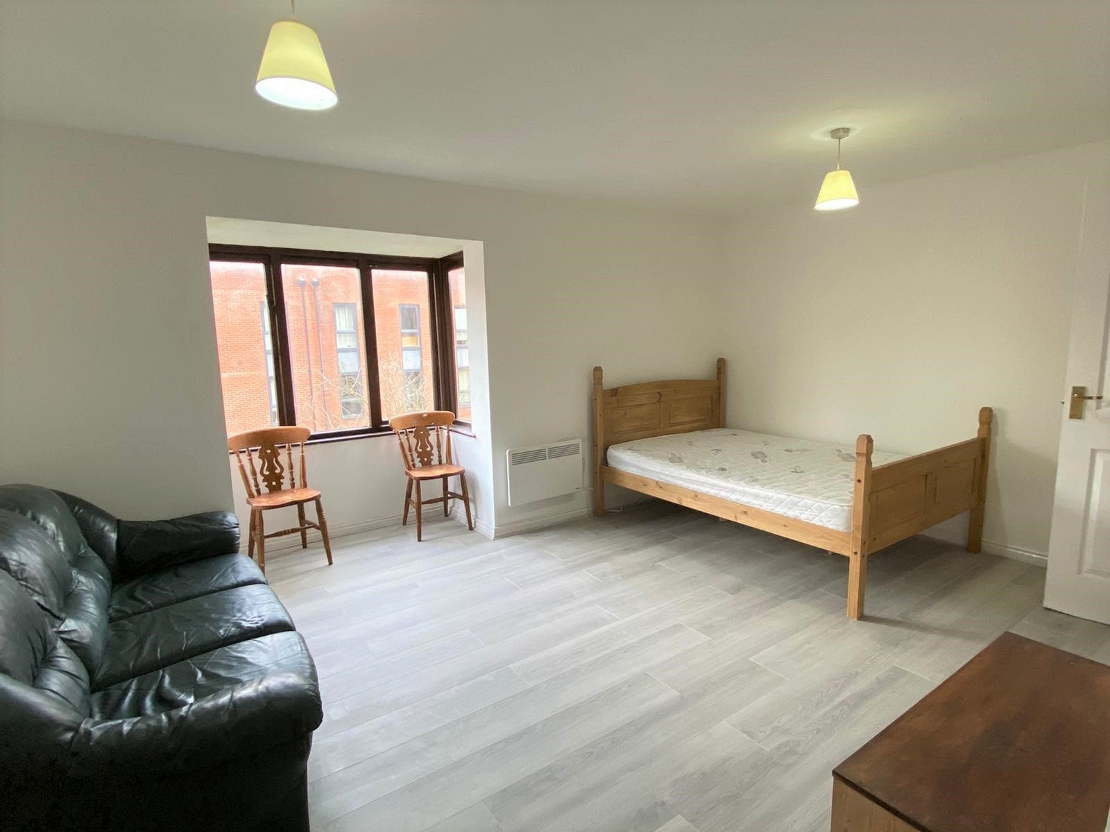 Flat Waterside Close in Greater London