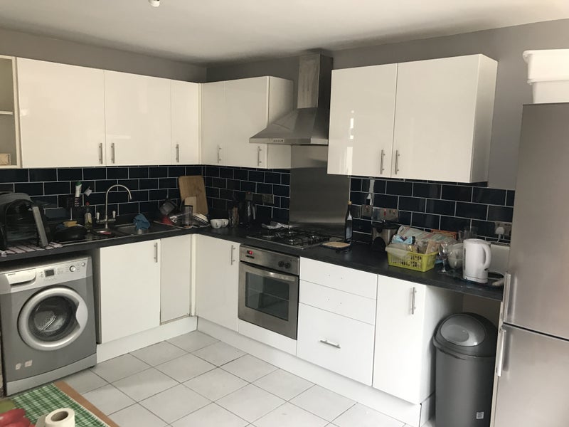 Room Coburg Crescent in Greater London