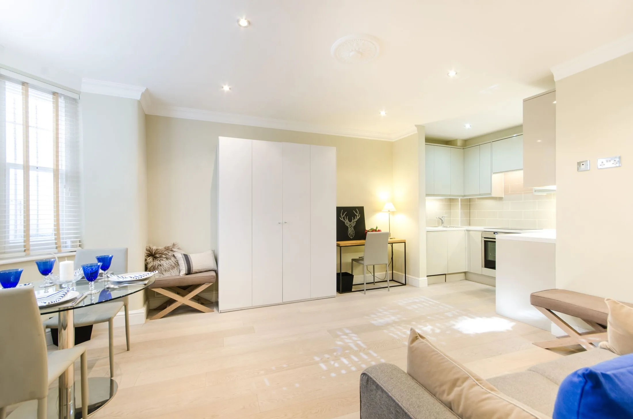 Room Lexham Gardens in Greater London
