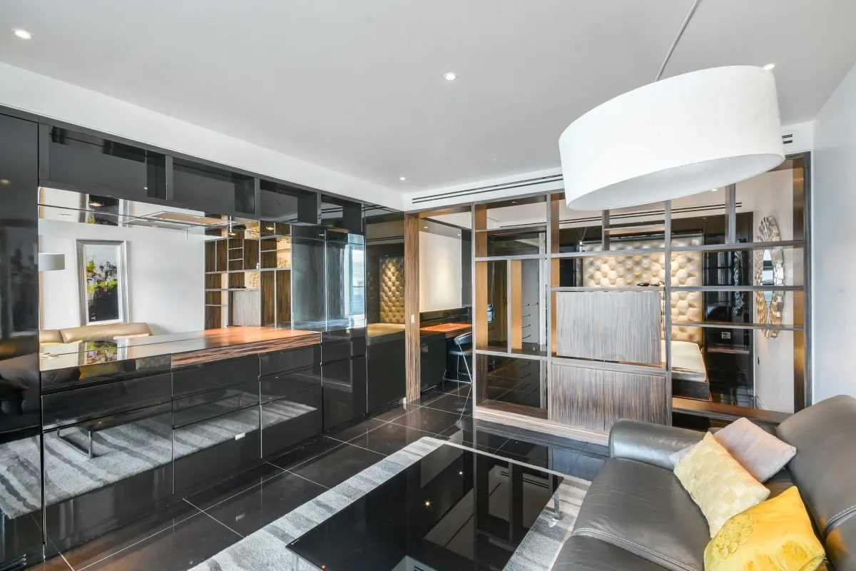 Flat Moor Lane in City of London