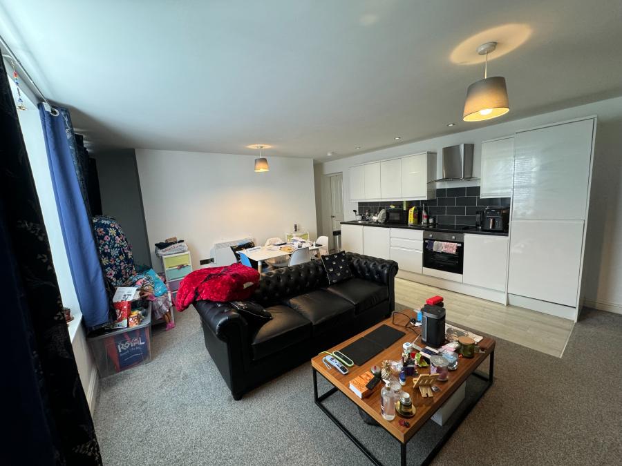 Flat Hamilton Square in Birkenhead