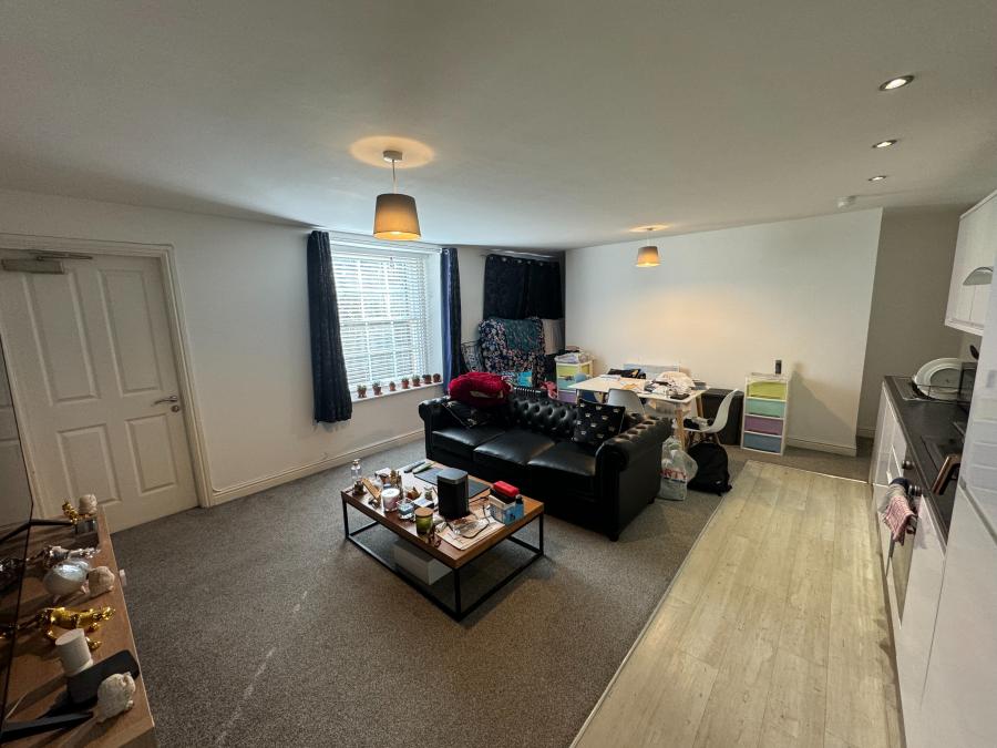 Flat Hamilton Square in Birkenhead