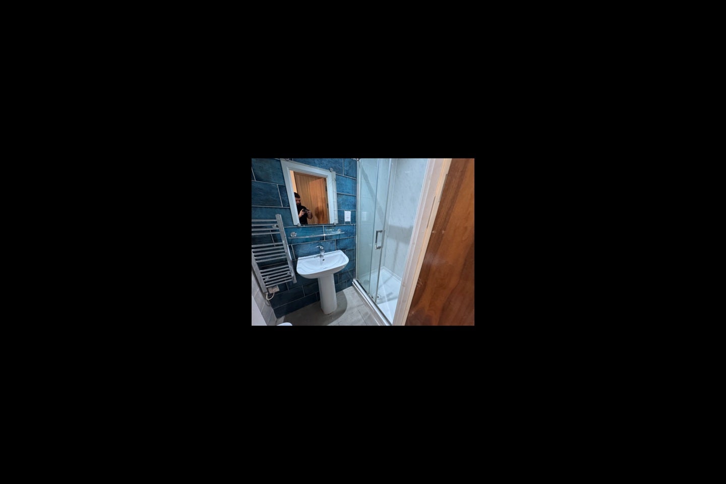 Room Millstone Lane in Leicester