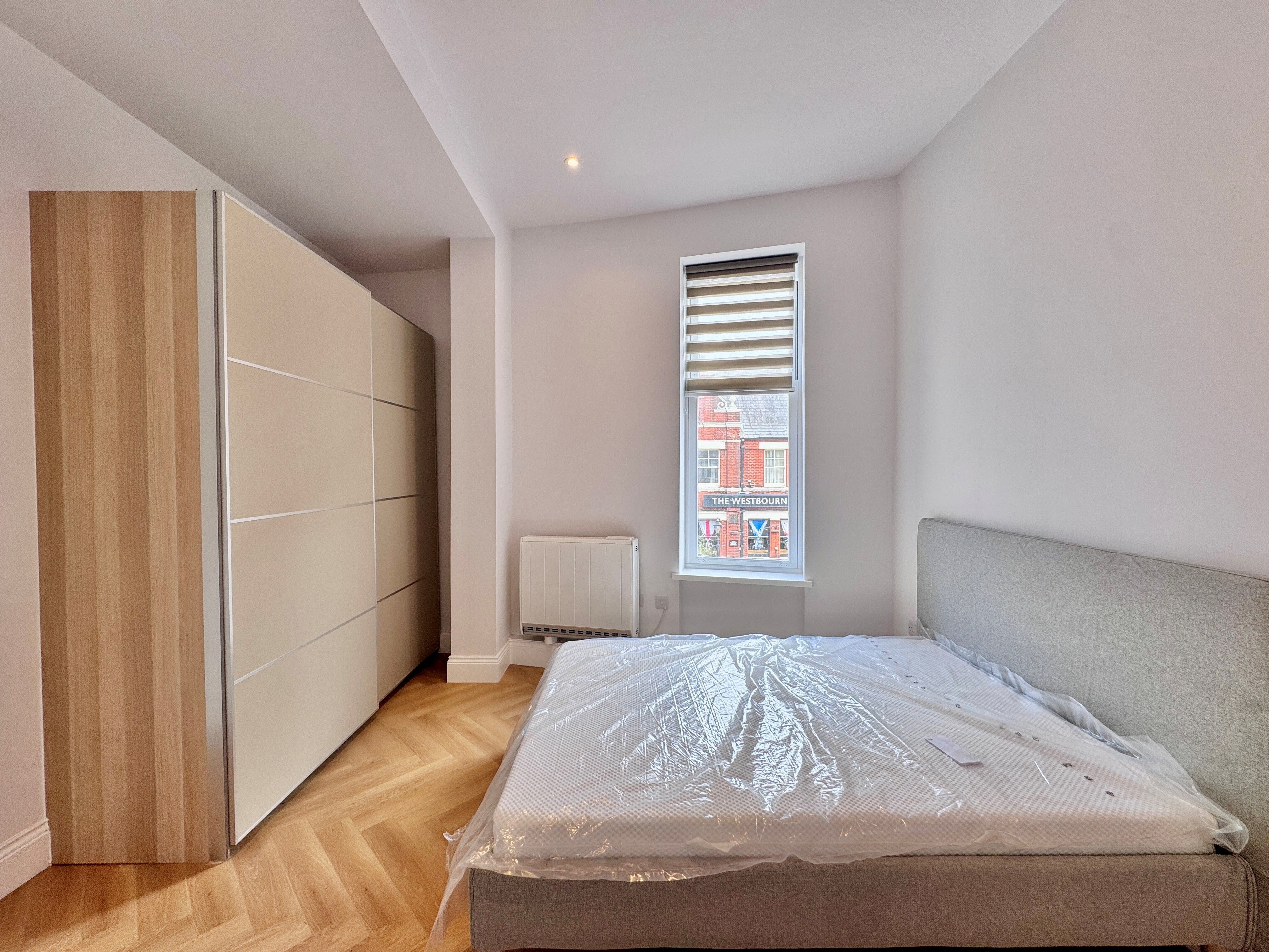 Flat Seamoor Road in Bournemouth