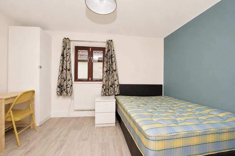 Room Camp View in Winterbourne Down