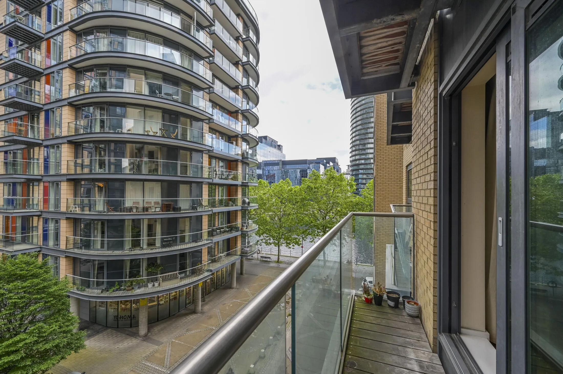 Flat Millharbour in Greater London